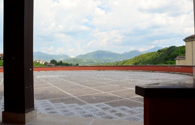 IL BELVEDERE PISANO Ubicato su La Collina della Terra, nel cuore del centro storico di Avellino, si staglia il magnifico