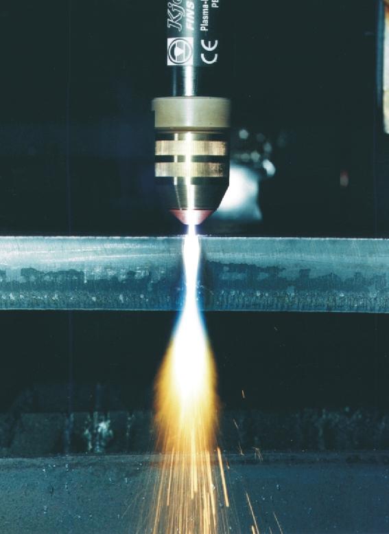 Dal 1960 la tecnologia plasma Kjellberg viene applicata per il taglio dei metalli. Con il nuovo impianto plasma FineFocus 450 noi offriamo la più moderna tecnologia.