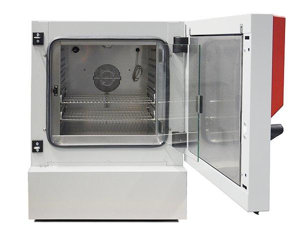 Con le sue opzioni di programmazione complete e le sue omogenee condizioni di incubazione, questo incubatore refrigerato copre un ampia gamma di applicazioni, persino a pieno carico.