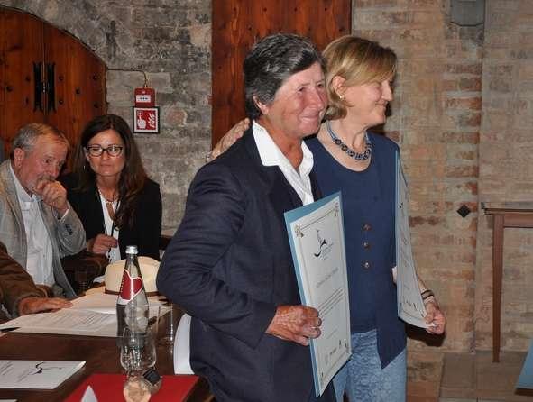 PREMIO AI CUSTODI DEI PAESAGGI UNESCO Un autentica figlia delle colline del Monferrato che ha appreso fin da bambina, insieme alle tecniche di coltivazione tradizionale della vite, non solo l amore e