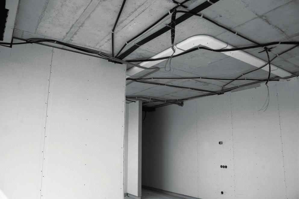 L'installazione dell'impiantistica generale può essere effettuata a soffitto, nello spazio