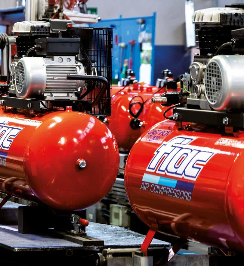 E 219 Catalogo compressori d aria a pistoni Catalogue piston air compressors Tecnologia italiana