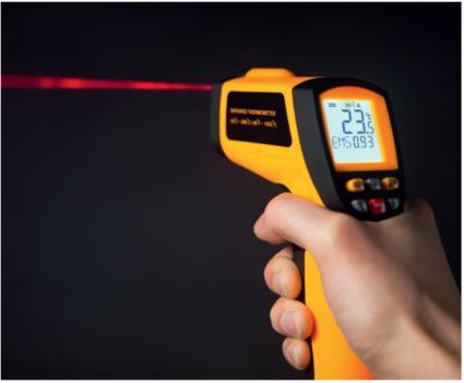 distanziometro laser converte la misura del tempo impiegato da un