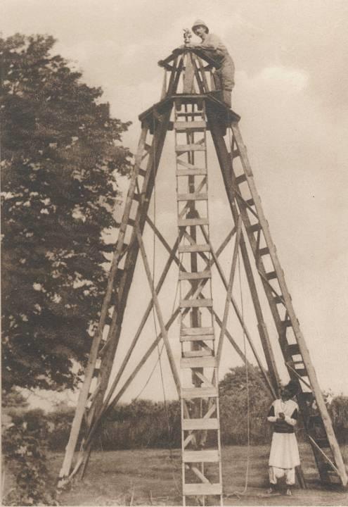 Stazione di triangolazione su treppiedi portatili, ideata dal cap.