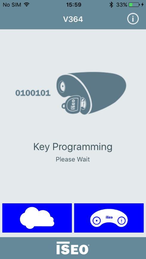 App Iseo V364 per smartphone 4. Inserisci la chiave F9000 nel Mobile Validator: inizia il processo di programmazione della chiave.