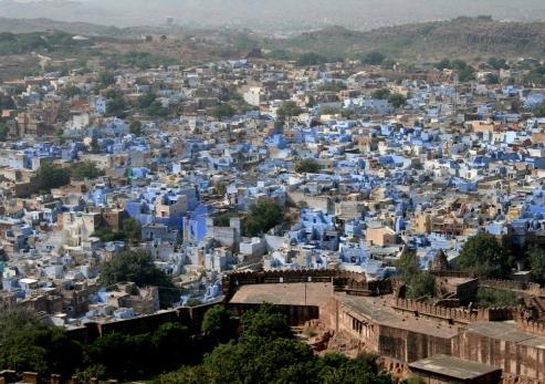 8 GIORNO 20 gennaio 2019 : Udaipur Prima colazione in hotel. La giornata inizia con una visita del meraviglioso palazzo della città, che custodisce la più bella collezione di miniature dell India.