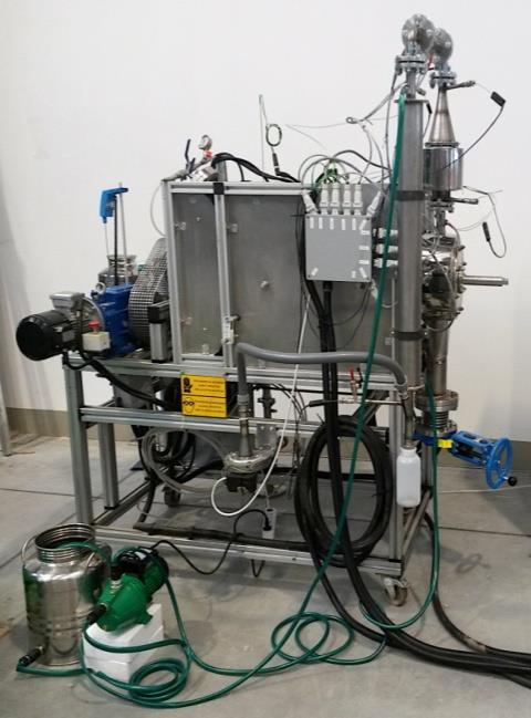 5 kg/h Intermediate Catalytic Pyrolysis Open-top twin-fire gasifier (100