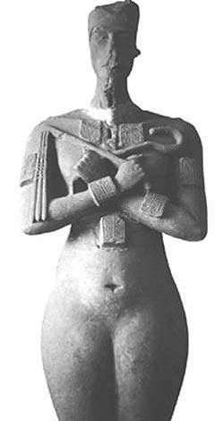 Gli autori ritengono, invece, altamente probabile che Akhenaton, rispettando il particolare realismo della sua arte, abbia voluto svelare la sua vera natura fisica, a lungo nascosta per ragion di