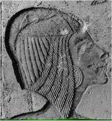 statuetta miracolosa della dea Ishtar di Ninive, ritenendo che in quella data si debba ipotizzare il passaggio di Tadu-Heba all harem di Amenhotep IV.
