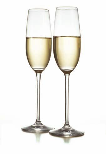 Champagne, Spumanti e Vini * Wine, Champagne and Sparkling Wine Aperitivi & Vermouth Apéritifs & Vermouth 5 cl Moët & Chandon Dom Pérignon 140.00 Veuve Clicquot Ponsardin Brut 65.