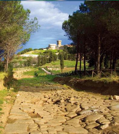 di tombe monumentali: la necropoli di San Cerbone, del Podere Casone e la necropoli delle Grotte.