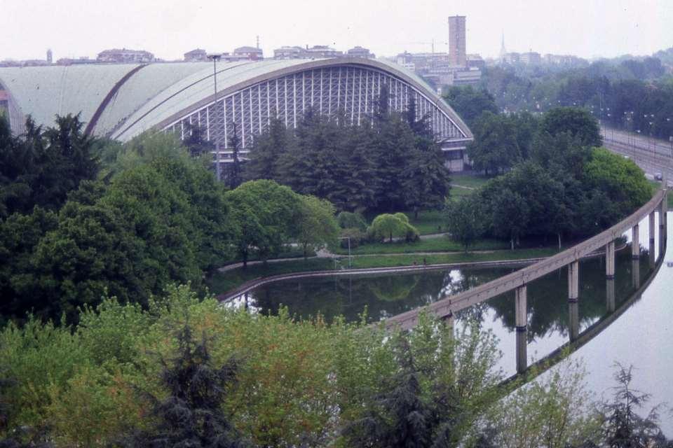 2. Quantificazione dei servizi ecosistemici forniti dal verde urbano Urban green spaces provide important ecosystem services in cities, from recreation to the mitigation of noise and air pollution.