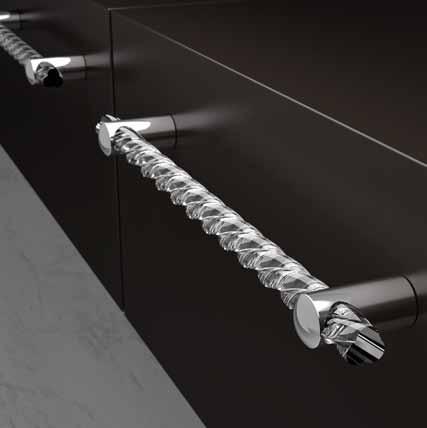 Montature in ottone cromato (L. 400 mm). 300 Mat crystal pull handle. Chrome plated brass bases (L. 400 mm). TR60F1 Maniglione in cristallo 24% Pb.