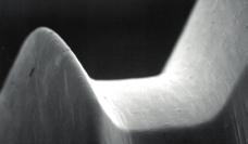 Informazioni basilari della maschiatura a rullare Solo i maschi a rullare ottenuti per molatura presentano, sulla superficie dell utensile, striature più o meno fitte e microscopiche.