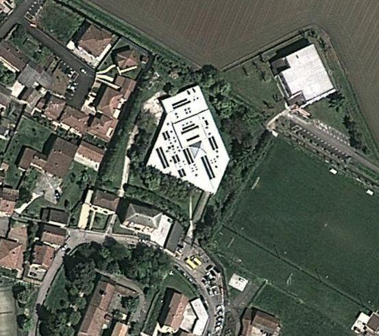 com DATI GENERALI e CARATTERISTICHE GEOMETRICHE DELL'EDIFICIO Destinazione d'uso Scuole e asili Indirizzo Via Bevilacqua-Rizzi, 12 Epoca di costruzione 1978 Epoca di ristrutturazione 2001 rifacimento