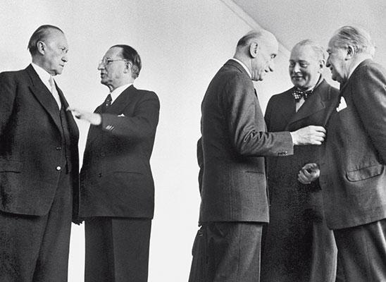 Politica Europea (CPE) Sei paesi firmano il Trattato CED 30 agosto 1954: l Assemblée Nationale francese boccia il nuovo