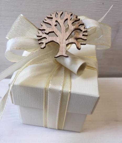 raso e organza e un piccolo cuore di legno che legano la pergamena Ant personalizzata Cm 5x5 x5 3 Art.