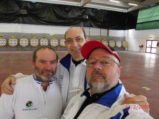 27 28 Febbraio 1 Marzo Montichiari (BS) Campionati Italiani Indoor Iniziamo con gli arco nudo ove la squadra seniores maschile arco nudo (Seimandi Giuseppe, Miceli Gianfranco,