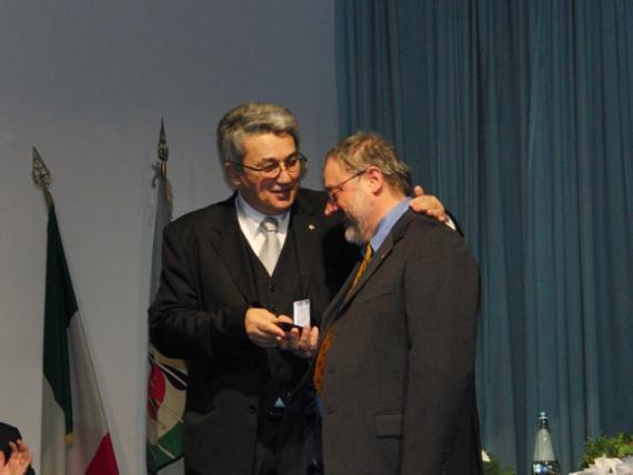 18 Gennaio Riccione (RN) Assemblea Nazionale Fitarco Seimandi Giuseppe e Berti Ferruccio vengono premiati per i podi