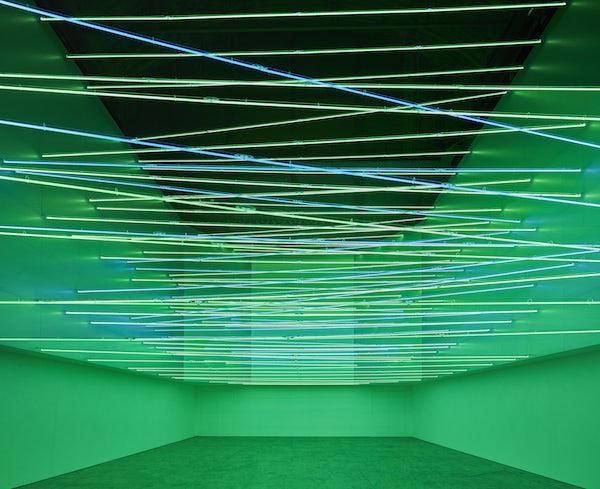 Fontana, Fonti di energia, soffitto al neon per Italia 61, a Torino, 1961/2017, veduta dell installazione in Pirelli HangarBicocca, Milano, 2017.Courtesy Pirelli HangarBicocca, Milano.