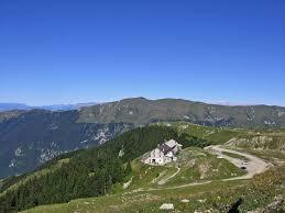 Domenica 15 ottobre Castagnata sulle Prealpi Passo S. Boldo, monte Cimone, Casera Col dei Gai. Difficoltà E, dislivello 600 mt.
