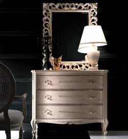 2 Comò in legno decorato a mano finitura bianco e foglia Argento Bianco a guazzo (guide Blumotion) Wooden Chest of drawers handmade decorated antique policrom colours and Silver leaf with Blumotion