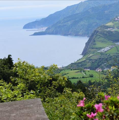 delle piante a lui indesiderate. Nel corso di 50 anni, aiutato da botanici inglesi, realizzò uno dei migliori giardini d'europa, che ancora oggi stupisce i visitatori.