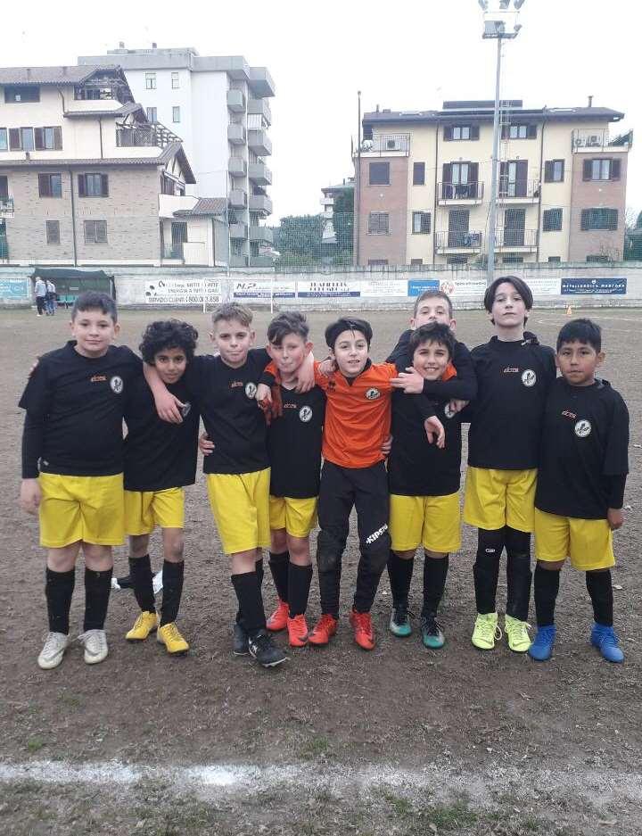 Federale 2-1 Nel campo del l oratorio bustese terza di campionato. Rolam,Iyed, Gabro,Alessio, Jimmi,Andrea,Alessandro.