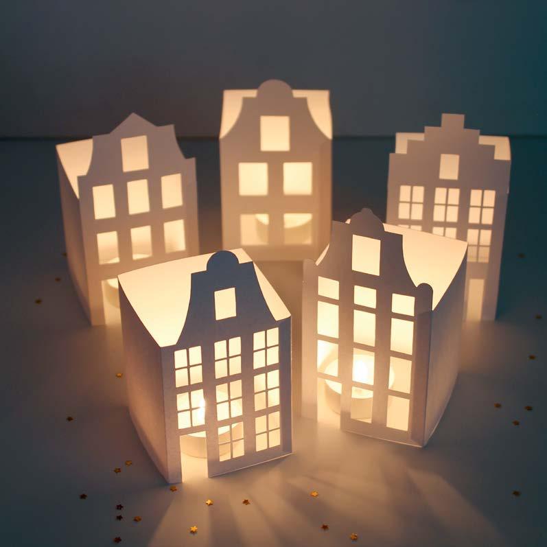 Casette tealight Ho disegnato queste casette portalumino ispirandomi alle case di Copenaghen, e sono uno dei miei progetti preferiti per l inverno e le feste natalizie, perché si realizzano in