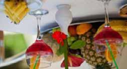 tradizione italiana L Albergo San Gabriele si contraddistingue per l'elevata qualità nei servizi: - Colazione a buffet - Menu a scelta (4 primi e 4 secondi) con buffet di verdure - Ascensore - Camere