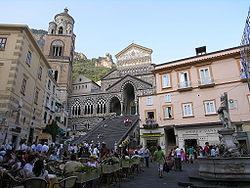 Dopo avere visitato il duomo abbiamo fatto shopping per i caratteristici