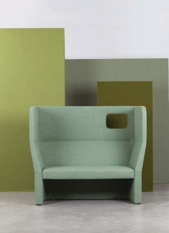 37 ORACLE Orlandini Design Sistema componibile di sedute imbottite per aree pubbliche caratterizzate dallo schienale molto alto e protettivo della privacy, una sorta di muro divisorio con il mondo