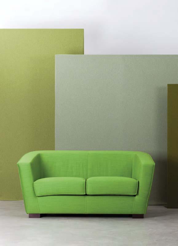 153 HEBE Favaretto & Partners Divano caratterizzato da linee essenziali e rigorose per una pulizia d immagine e grande comfort di seduta.