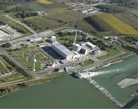 Premessa La centrale elettronucleare di Trino, equipaggiata con reattore della filiera PWR Westinghouse, della potenza elettrica di 272 MW, ha raggiunto la prima criticità nell estate 1964 L