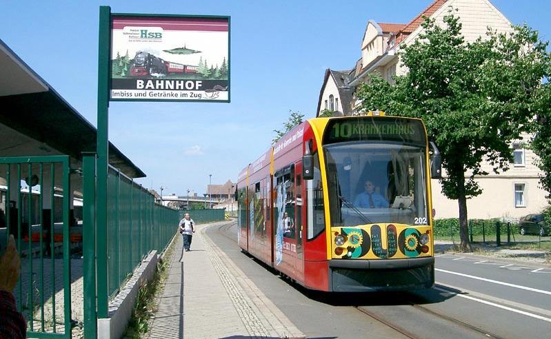 Il tram-treno in Europa oggi Kassel 1998 Tram su tratta ferroviaria per Baunatal- Grossenritte, ancora usata per treni merci e treni speciali.