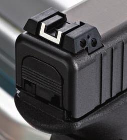 PROVA pistole semiautomatiche Glock 19 Gen4 calibro 9x21 1 2 1. La tacca in polimeri, innestata a coda di rondine, è regolabile in altezza e derivazione mediante le due viti sul lato destro.