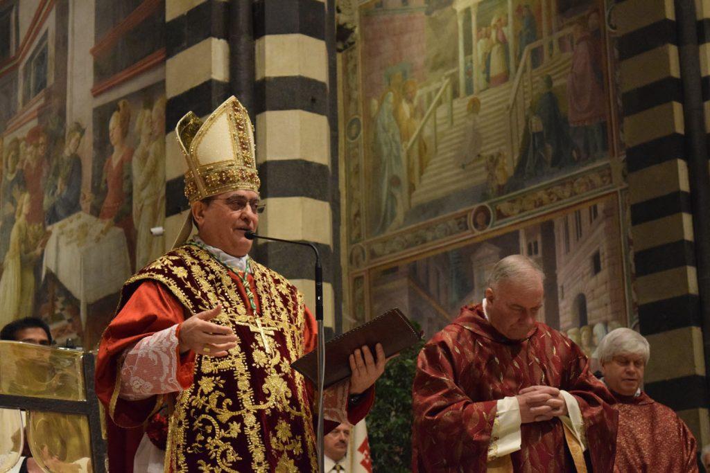 Sessanta sacerdoti diocesani hanno concelebrato il pontificale presieduto da monsignor Agostinelli.