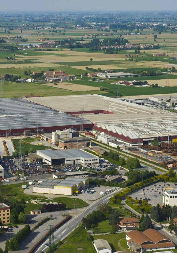 stabilimento di Casalmaggiore L unità produttiva Marcegaglia Carbon Steel di Casalmaggiore (Cremona) si estende su una superficie complessiva di 320 mila metri quadrati, di cui 162 mila coperti, ed