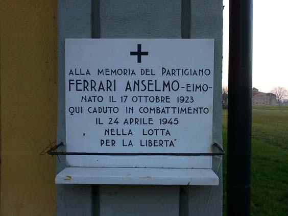 RE Castellazzo, Gavassa, Man Alla Memoria di Ferrari Anselmo Si tratta di una lapide in marmo con epigrafe sormontata da una croce. L'inaugurazione e ascrivibile all'immediato dopoguerra.