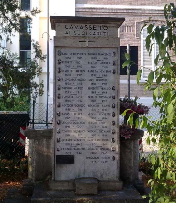 RE Fogliano, Gavasseto, Marm Ai Caduti di Gavasseto Trattasi di una stele in cemento a cui è fissata una lastra di marmo che presenta le fotografie ed i nominativi dei caduti della Prima e Seconda