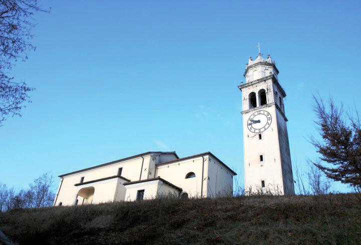 CHIESA DI SANTA LUCIA DI BUDOIA Nella frazione di Santa Lucia di Budoia, al termine di una salita immersa nel bosco, sorge la chiesetta di Santa Lucia in colle, sede di culto fin dal XIII secolo.