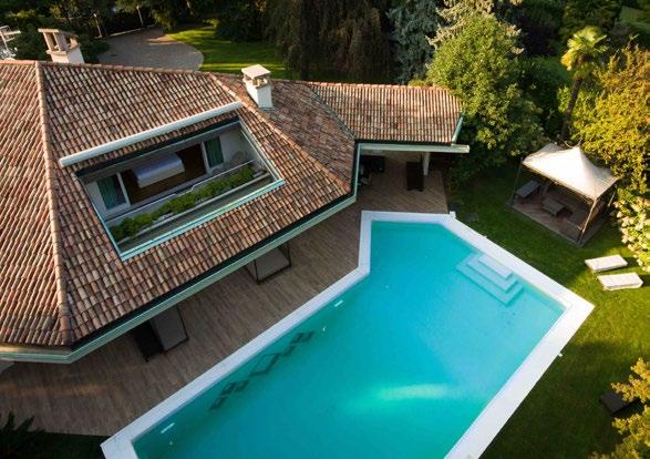 Продаётся вилла с бассейном вблизи Озера Маджоре, Леза. Дом был полностью отреставрирован известным итальянским архитектором с использованием современных материалов и технологий.