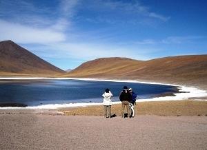 070 mt) con la sua cima fumante ricoperta da un ghiacciaio perenne. In serata si raggiunge il piccolo villaggio di Putre (3.500 m.s.l.m.). La storia di Putre è legata alla conquista spagnola e alla riorganizzazione economica e territoriale effettuata durante il periodo coloniale.