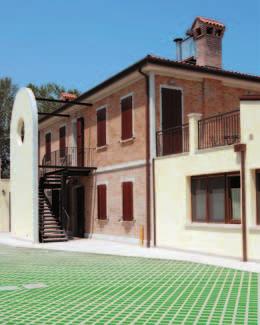 ALBERGO HOTEL VILLA ROBINIA Offerta / Offre solo pernottamento / nuit à l hôtel 7=5 25/04-01/06 7=6 02/06-06/07 PREZZI GIORNALIERI A PERSONA/ PRIX PAR JOUR PAR PERSONNE ARRIVO h.15,00 - PARTENZA h.