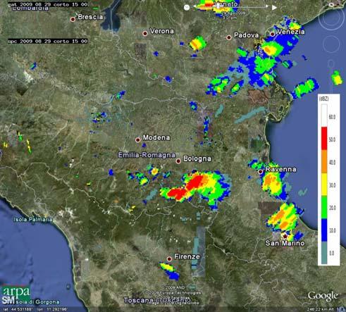 Mappe di riflettività del 29/08/2009 alle 13:00 UTC (a sinistra) e alle 14:00 UTC (a destra).