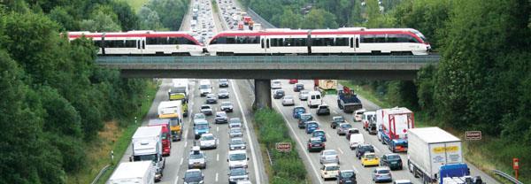 Mobilità integrata e sostenibile Gli impatti del settore dei trasporti Il settore dei trasporti determina diverse esternalità negative.