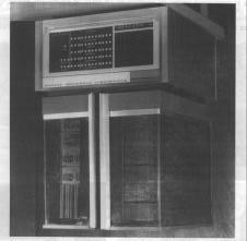 La seconda generazione (1952-1963) Introduzione dell elettronica allo stato solido. Introduzione delle memorie ferromagnetiche. IBM7000 Transistor. IBM709.