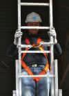 agli anelli della cintura di posizionamento. Kit lavoro su scale con HT 11 + cintura In questo modo l operatore rimane vincolato alla scala e può lavorare in sicurezza.
