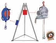 X + + SOCCORSO / RECUPERO PERSONE E SOLLEVAMENTO MATERIALI TREPPIEDE TELESCOPICO PER ANCORAGGIO E RECUPERO PERSONE EN 795 KITS PER IL SOCCORSO, MANUALE, DI PERSONE IN SITI CONFINATI DOTATI SCALA