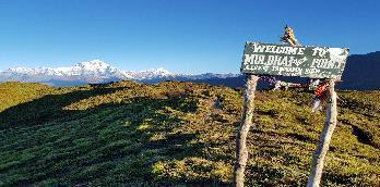 Rientro al lodge per la colazione e trekking facile di circa 5 h, con sentiero sali scendi fino a Ghandruk, bellissimo villaggio di etnia Gurung, dove sarà possibile visitare il monastero e alcune